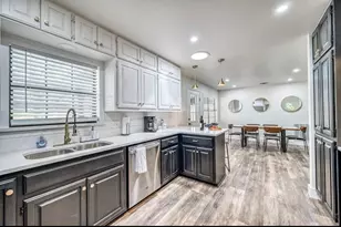 1009 Ave D, Fredericksburg, TX 78624 - Photo 6