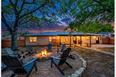 1009 Avenue D, Fredericksburg, TX 78624 - Photo 20