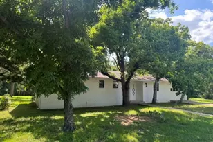 109 Glenwood Dr, Fredericksburg, TX 78624 - Photo 6