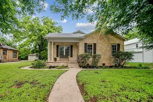 311 W Austin St, Fredericksburg, TX 78624 - Photo 2