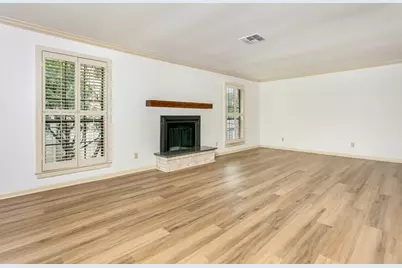 2611 Eisenhauer Rd #110, San Antonio, TX 78209 - Photo 10
