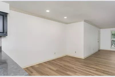 2611 Eisenhauer Rd #110, San Antonio, TX 78209 - Photo 8