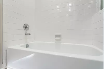 2611 Eisenhauer Rd #110, San Antonio, TX 78209 - Photo 16