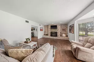 211 Coronado Dr, Kerrville, TX 78028 - Photo 2
