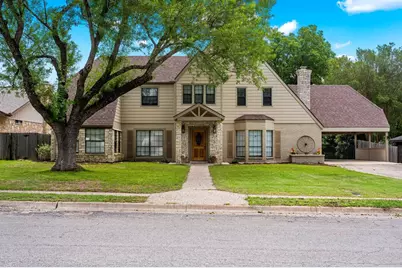 211 Coronado Dr, Kerrville, TX 78028 - Photo 1