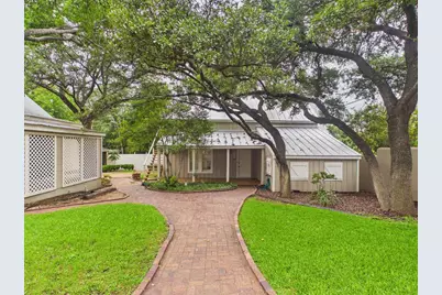 104 N Elk St, Fredericksburg, TX 78624 - Photo 1