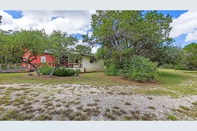 646 South Loop, Blanco, TX 78606 - Photo 4