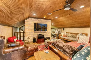 516 W San Antonio St, Fredericksburg, TX 78624 - Photo 18