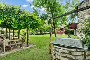 516 W San Antonio St, Fredericksburg, TX 78624 - Photo 34