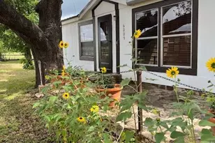 6009 SE 5th St, Rochelle, TX 76872 - Photo 2