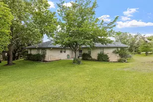214 Northwood Hills Dr, Fredericksburg, TX 78624 - Photo 4