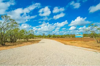 47 Baxter Blvd, Fredericksburg, TX 78624 - Photo 2
