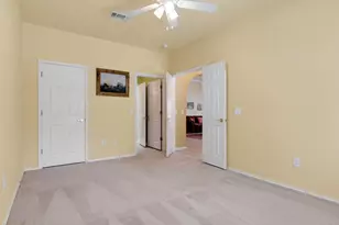211 E Creekview Dr, Fredericksburg, TX 78624 - Photo 34