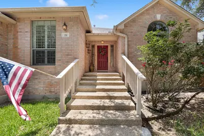 211 E Creekview Dr, Fredericksburg, TX 78624 - Photo 4