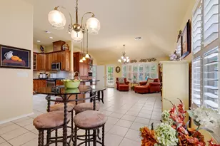 211 E Creekview Dr, Fredericksburg, TX 78624 - Photo 16