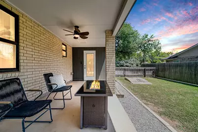 708 N Milam St, Fredericksburg, TX 78624 - Photo 2