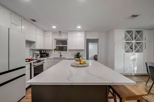 708 N Milam St, Fredericksburg, TX 78624 - Photo 12