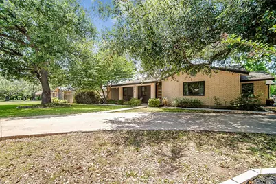 708 N Milam St, Fredericksburg, TX 78624 - Photo 1