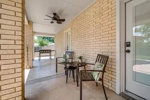 708 N Milam St, Fredericksburg, TX 78624 - Photo 8
