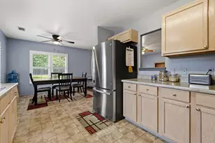 622 Dawn Ln, Fredericksburg, TX 78624 - Photo 6