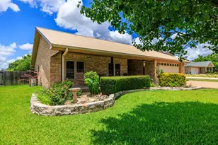 622 Dawn Ln, Fredericksburg, TX 78624 - Photo 2