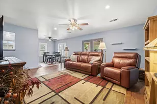 622 Dawn Ln, Fredericksburg, TX 78624 - Photo 4