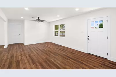 614 S Columbus, Fredericksburg, TX 78624 - Photo 6