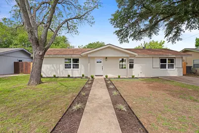 614 S Columbus, Fredericksburg, TX 78624 - Photo 2