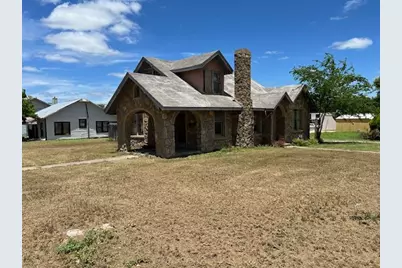 1421 S High St, Brady, TX 76825 - Photo 2