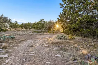 1106 S Perry Ranch Rd, Fredericksburg, TX 78624 - Photo 14
