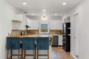 106 W Mulberry St, Fredericksburg, TX 78624 - Photo 16