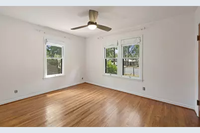 106 W Mulberry St, Fredericksburg, TX 78624 - Photo 26