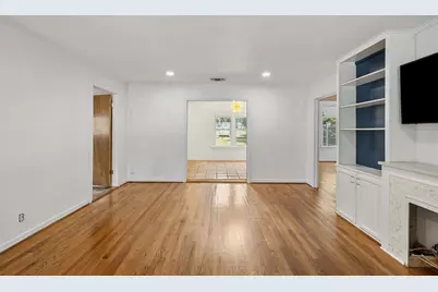 106 W Mulberry St, Fredericksburg, TX 78624 - Photo 12