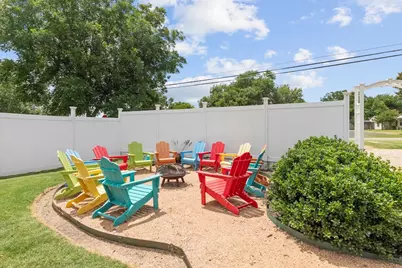 1203 N Milam St, Fredericksburg, TX 78624 - Photo 34