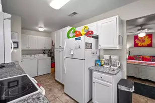 602 W Hackberry St, Fredericksburg, TX 78624 - Photo 18