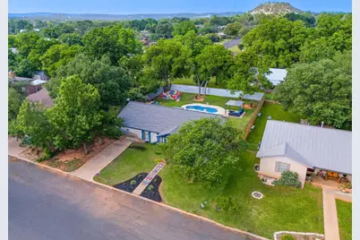 602 W Hackberry St, Fredericksburg, TX 78624 - Photo 1