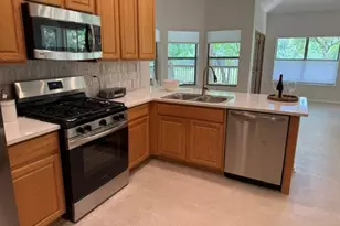 130 W Creekview Dr, Fredericksburg, TX 78624 - Photo 14