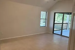 130 W Creekview Dr, Fredericksburg, TX 78624 - Photo 10