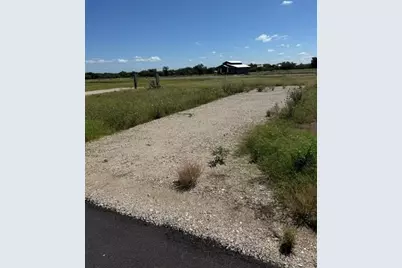 197 Arch Ray Lp, Fredericksburg, TX 78624 - Photo 2