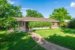 203 Broadmoor St, Fredericksburg, TX 78624 - Photo 32