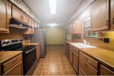 203 Broadmoor St, Fredericksburg, TX 78624 - Photo 2