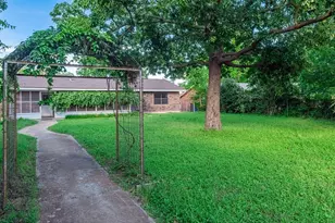 203 Broadmoor St, Fredericksburg, TX 78624 - Photo 24