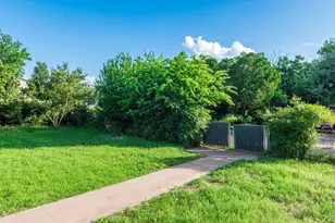 203 Broadmoor St, Fredericksburg, TX 78624 - Photo 26