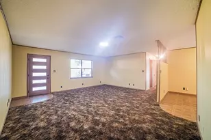 203 Broadmoor St, Fredericksburg, TX 78624 - Photo 14