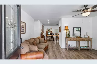703 N Edison St, Fredericksburg, TX 78624 - Photo 12