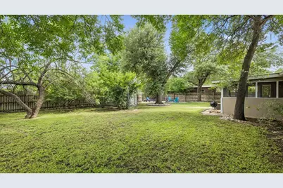 703 N Edison St, Fredericksburg, TX 78624 - Photo 52