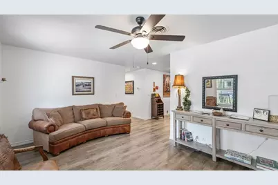 703 N Edison St, Fredericksburg, TX 78624 - Photo 14