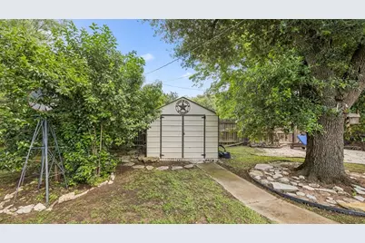 703 N Edison St, Fredericksburg, TX 78624 - Photo 50