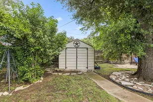 703 N Edison St, Fredericksburg, TX 78624 - Photo 50