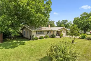 703 N Edison St, Fredericksburg, TX 78624 - Photo 8